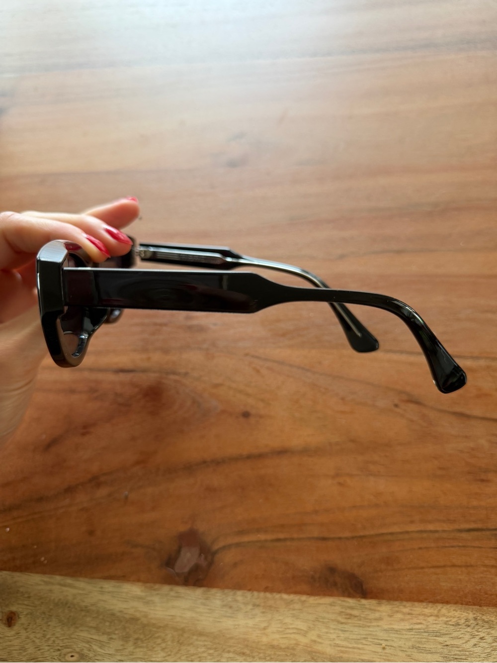 Blue Elephant- Women's Black Cat-Eye Sunglasses - Picture 2 of 5
